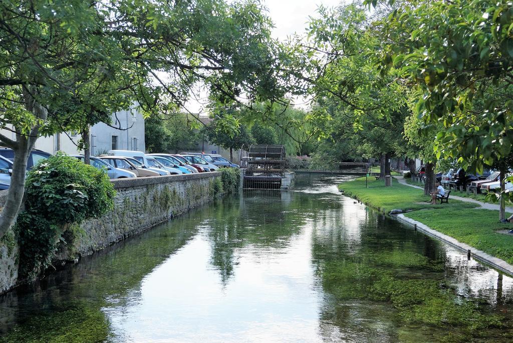 Colombe Apartment LʼIsle-sur-la-Sorgue Екстериор снимка